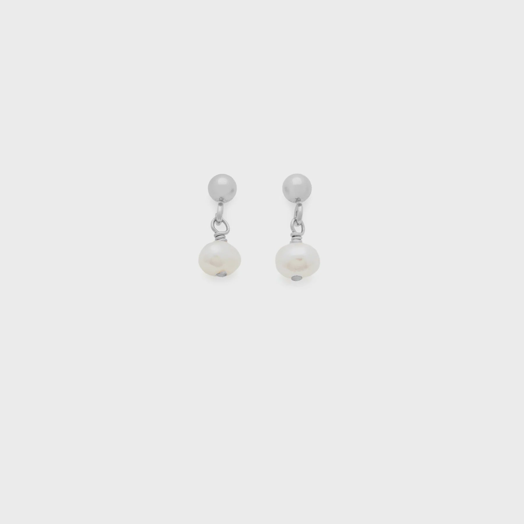 Leah Yard Designs - Earrings / Billie Studs Pearl - shop.mybijouboutique.com